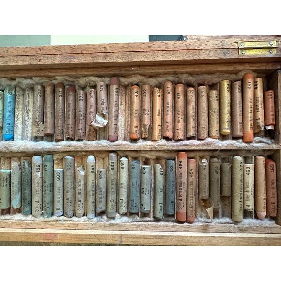 Vintage French Lefranc Artist Soft Pastels and Original Wood Box - Picture 4 of 11